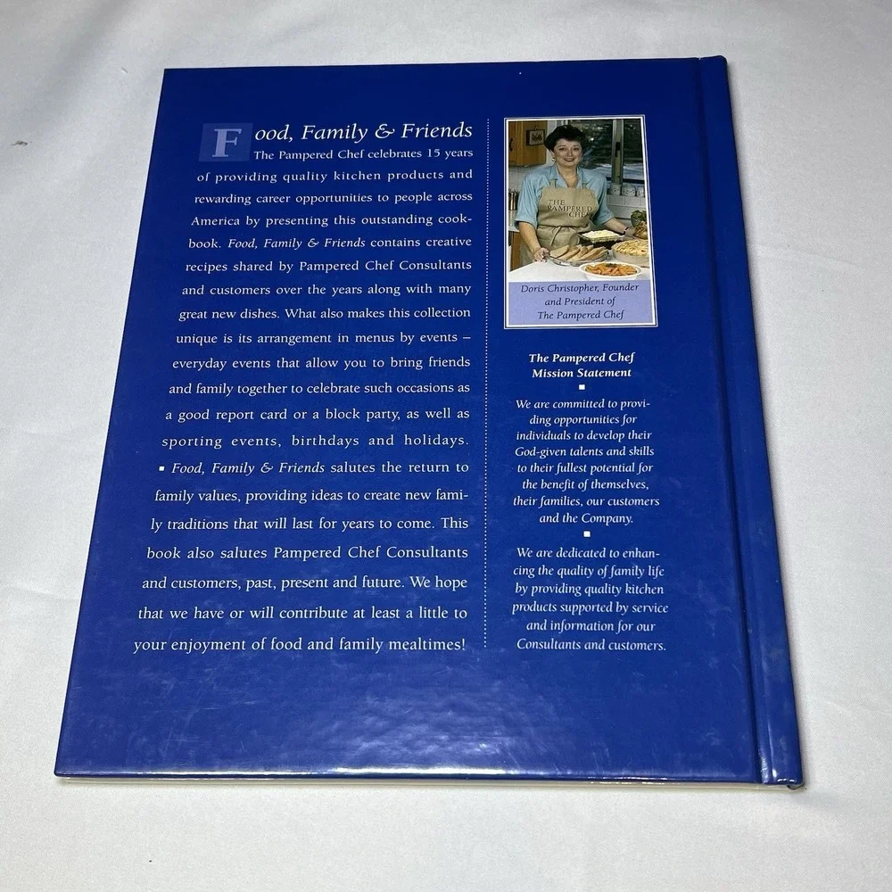 Vintage - The Pampered Chef Food Family & Friends Quick & Easy Recipes - Hardcov